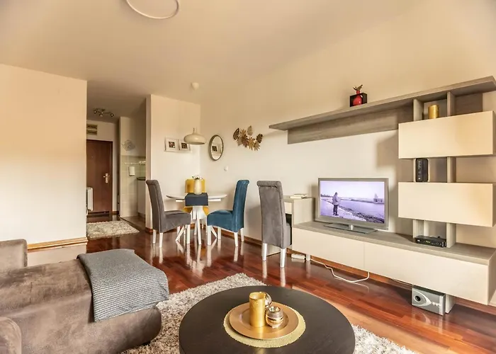 Modena Lux Апартаменты *